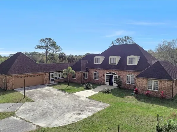 7650 Hidden Pond Ln, North Fort Myers, FL 33917