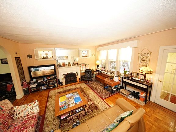 2nd image of 2919 202nd St