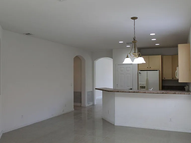 1804 SW Jamesport Dr — Photo 11