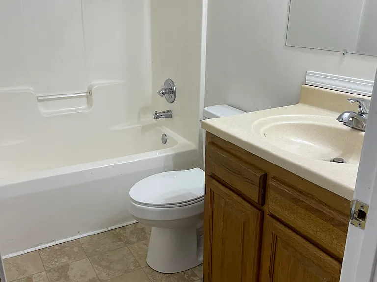 808 N Main St — Photo 5