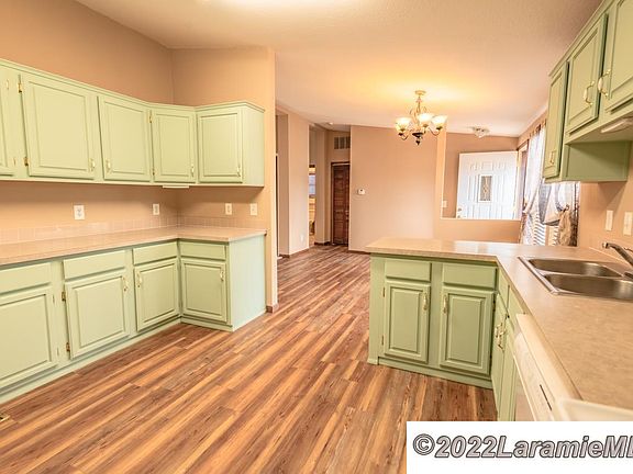 3rd image of 266 Lincoln St