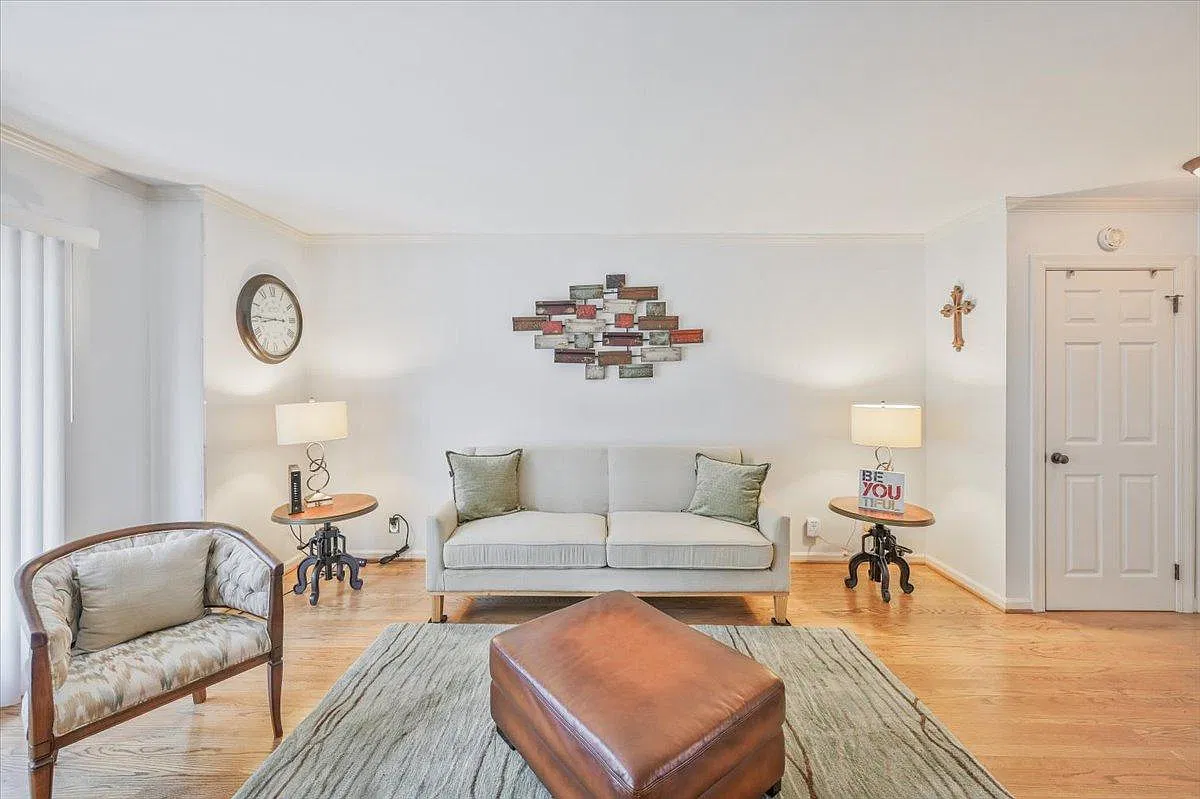 206 Westchase Dr — Photo 3