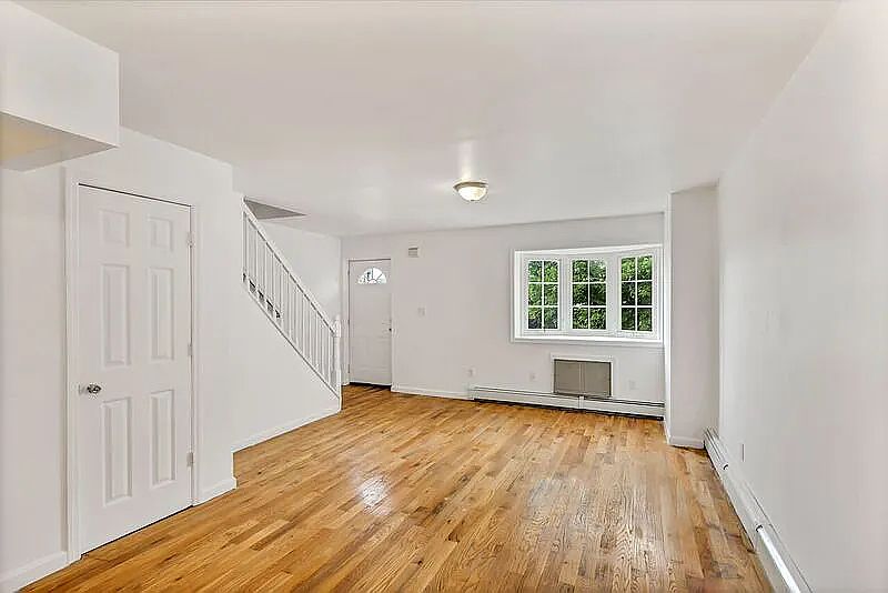 1st image of 106-49 156st