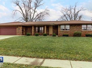 104 N Regency Dr, Bloomington, IL 61701