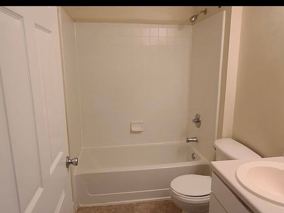 5th image of 18115 Sterling Gate Cir #18115