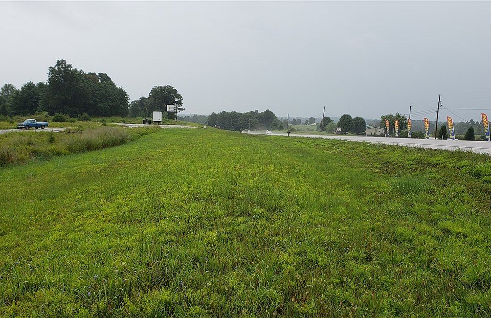 2nd image of 12568 Hodgenville Rd