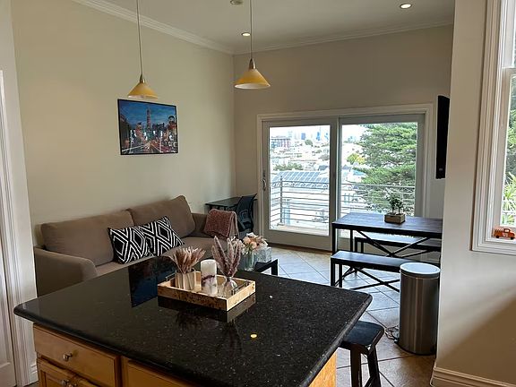 4th image of 228 Divisadero St #3