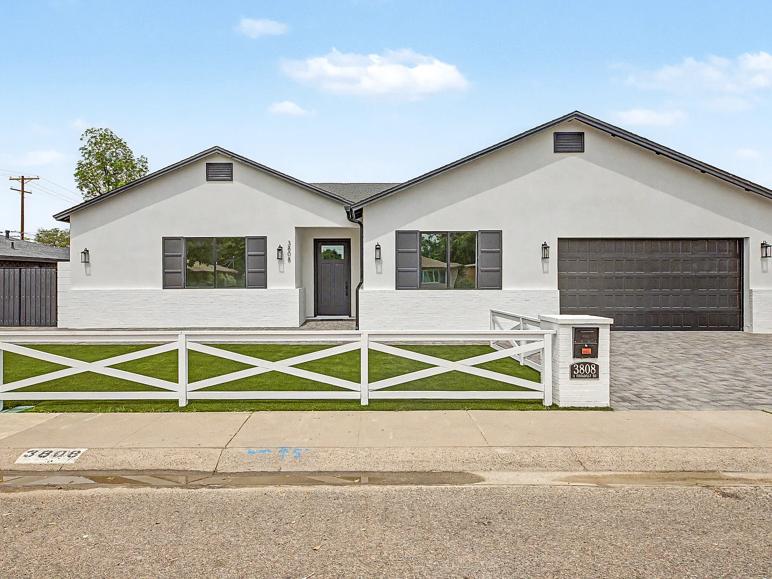 4 bed, 4667 sqft, $8,995 — Photo 2