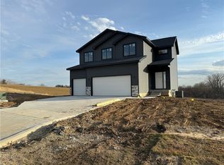 708 W Walnut Pl, Norwalk, IA 50211