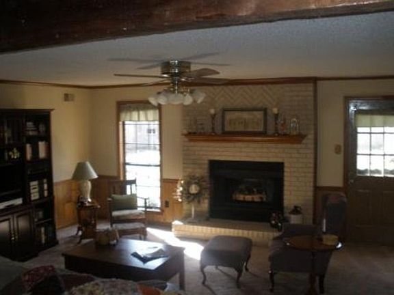 Spacious Family Room