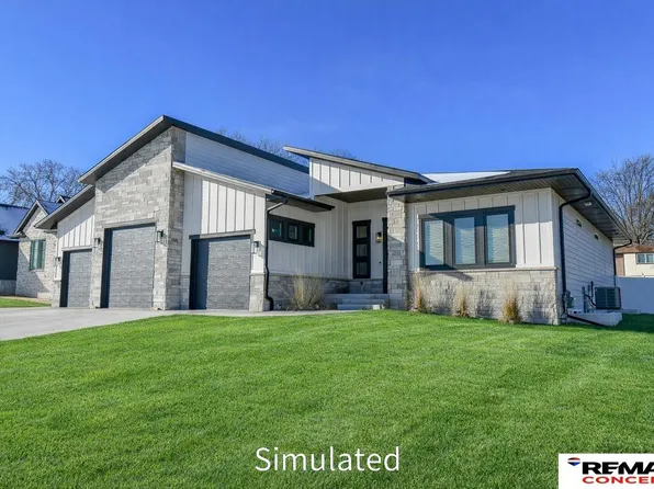 921 S 88th St, Lincoln, NE 68520