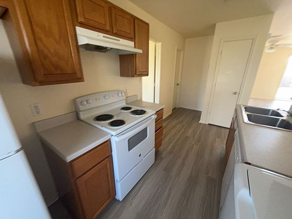 5th image of 5705 Greengate Dr APT D
