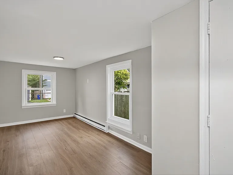 Debree Ave — Photo 11