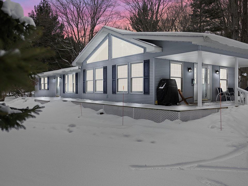 1st image of 2662 Lake St