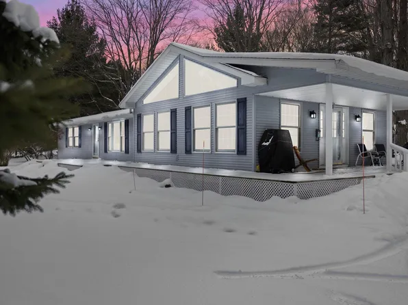 2662 Lake St, Central Lake, MI 49622