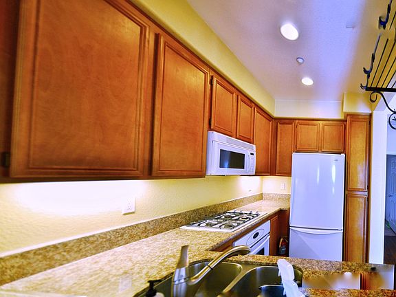 5th image of 13295 Calle Del Campo Unit 4