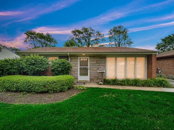 17213 Park Ave, Lansing, IL 60438