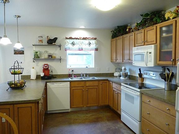 4th image of 4009 Yorkshire Ct N