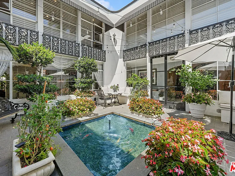 717 N Rodeo Dr — Photo 9
