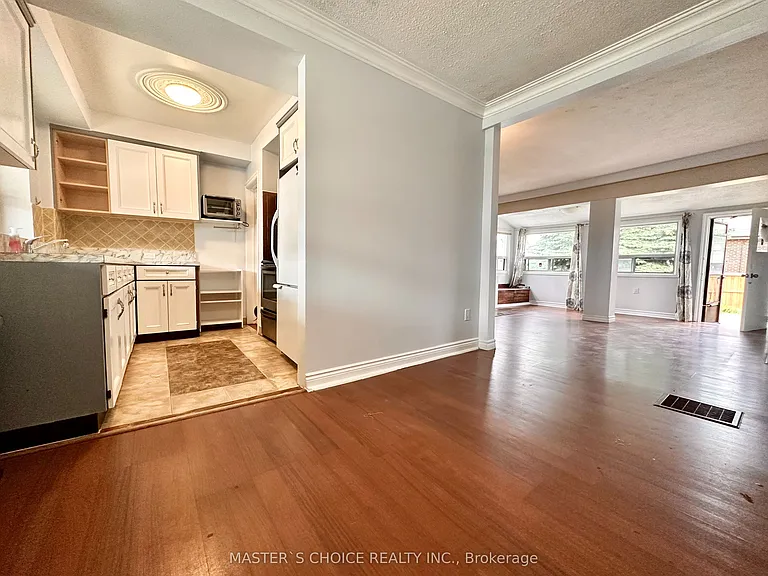 116 Lonborough Ave #UPPER — Photo 4