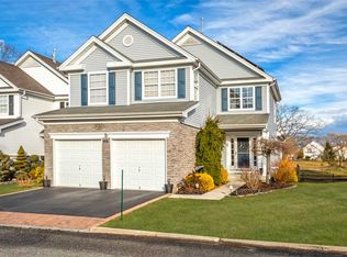 38 Kate Cir, Middle Island, NY 11953
