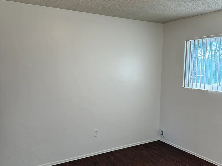 551 D St #B — Photo 5