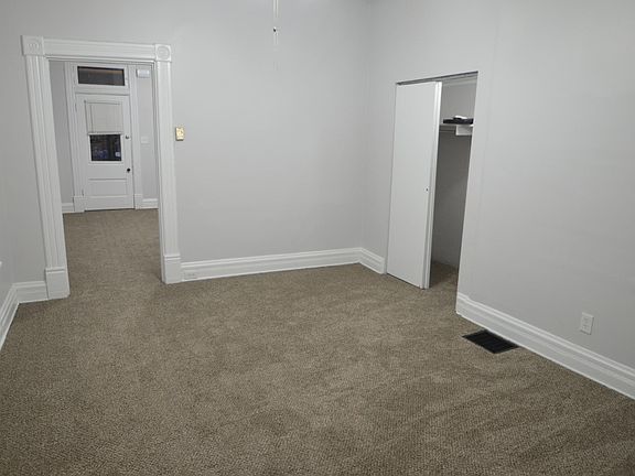 4th image of 2115 Herrick Ave