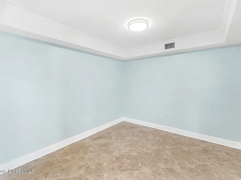 210 24th St #301 — Photo 29
