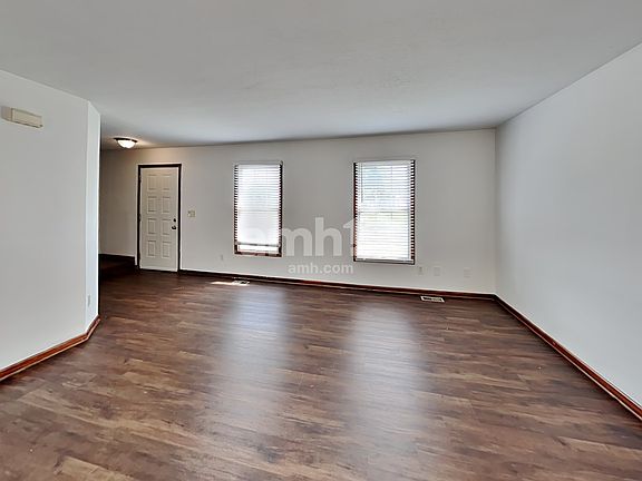 4th image of 347 Belfair Dr