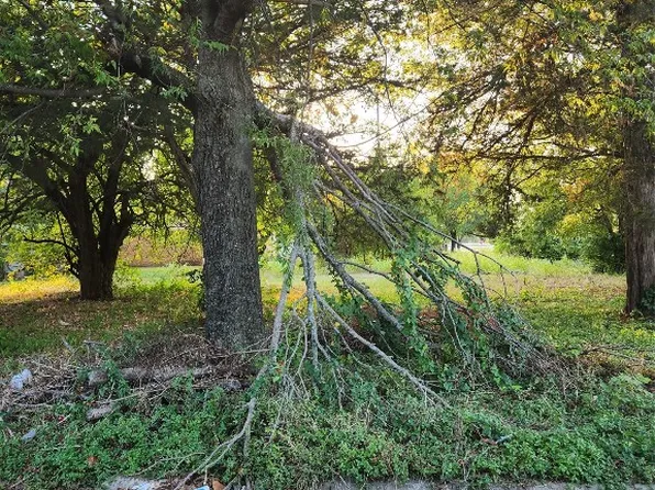 731 Buck St, Gainesville, TX 76240