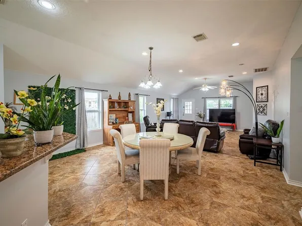 1 Clara Barton Lane, Galveston, TX 77551