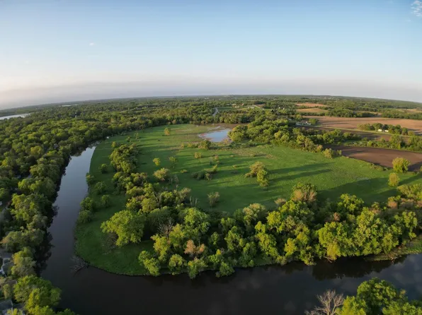 000 Fox River Road, Salem, WI 53168