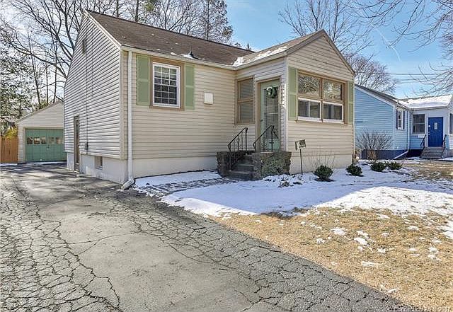 1st image of 255 Judwin Ave