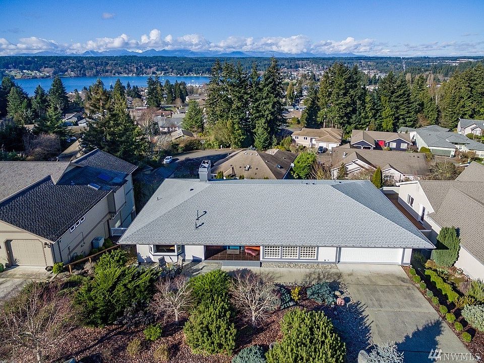 Amazing views of the Olympic Mountains and Liberty Bay