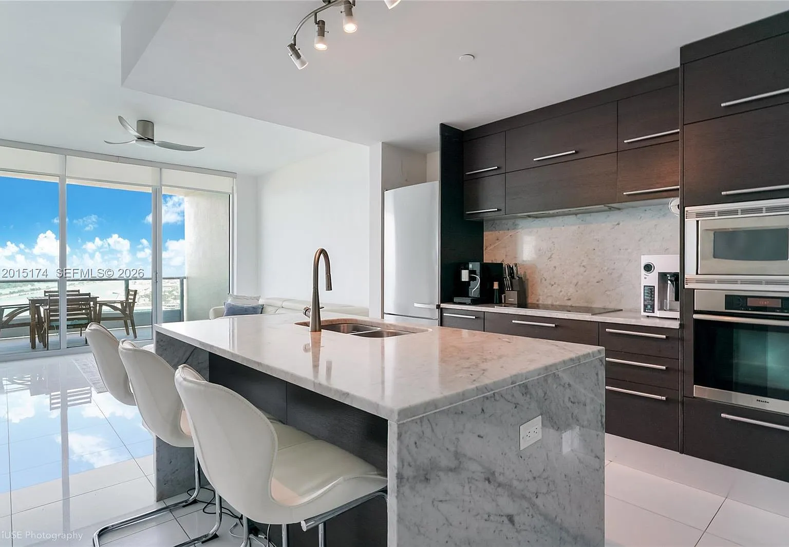 900 Biscayne Bay Condo — Photo 2