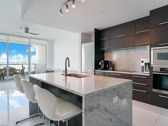 2nd image of 900 Biscayne Blvd APT 3407