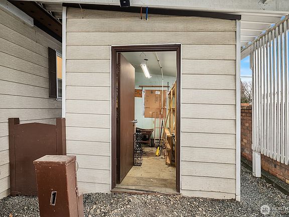 3rd image of 7508 47th Avenue NE #1