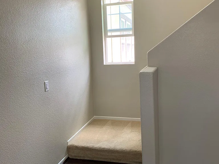 16956 Laurel Hill Ln — Photo 11