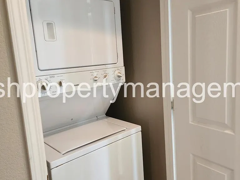 548 Navigator Dr — Photo 18