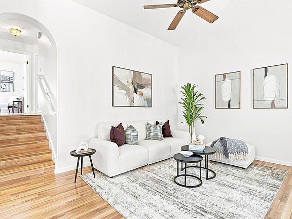 3rd image of 526 Arbor Way