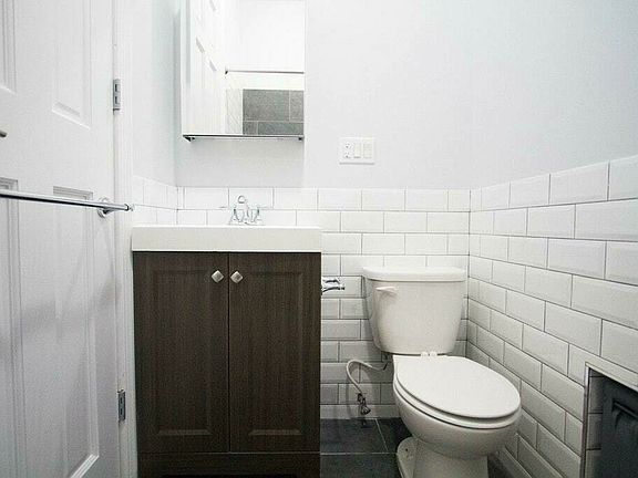 5th image of 1416 Dekalb Ave APT 3R