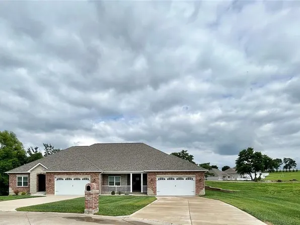 826 Destiny Dr, Villa Ridge, MO 63089