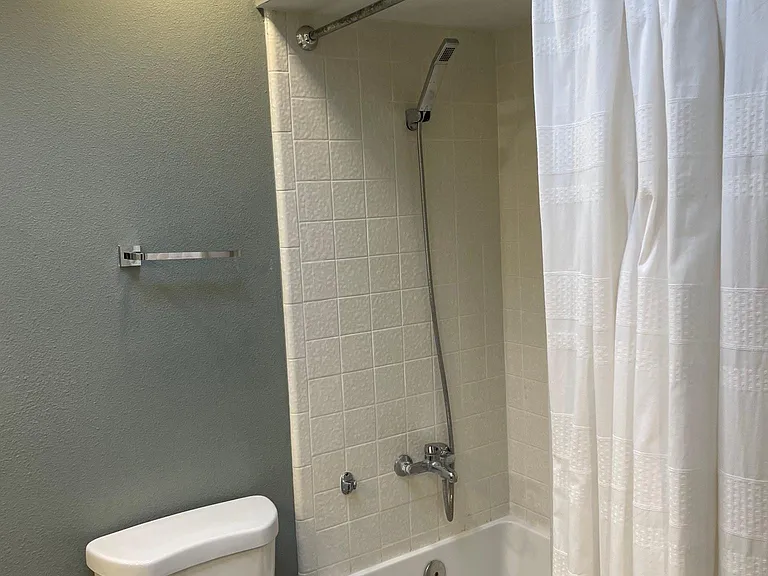 11 Montsalas Dr — Photo 23