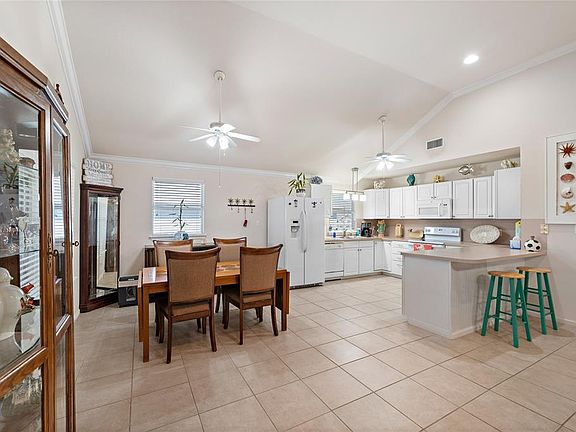 3rd image of 22209 Lampasas Dr