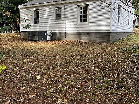 3rd image of 126 Houston St