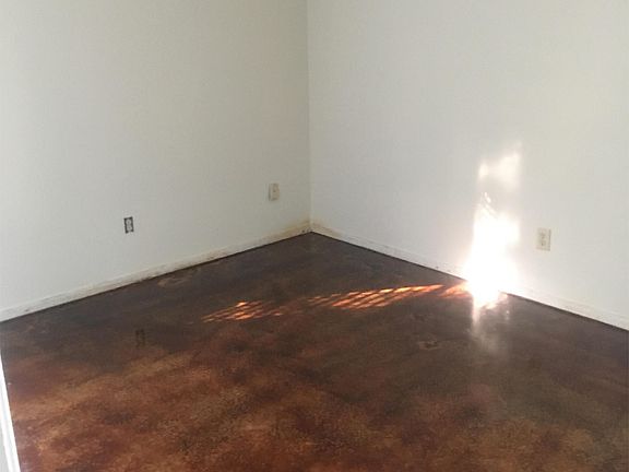 5th image of 6310 Greenbriar Dr