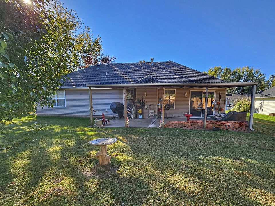 2nd image of 104 Katy Ct