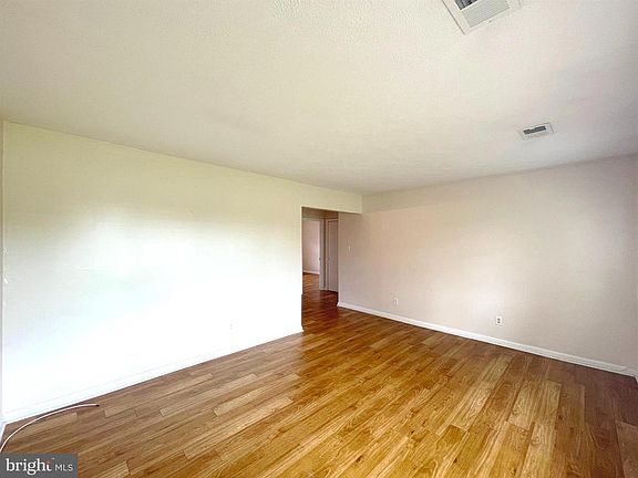 2nd image of 44964 Serenity Farm Ln