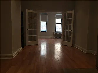 Rented by R New York