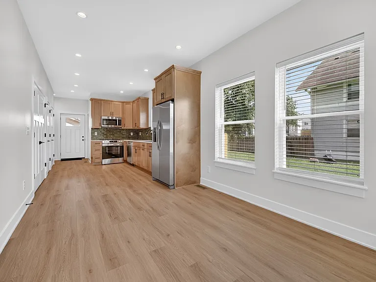 2437 Guilford Ave — Photo 4